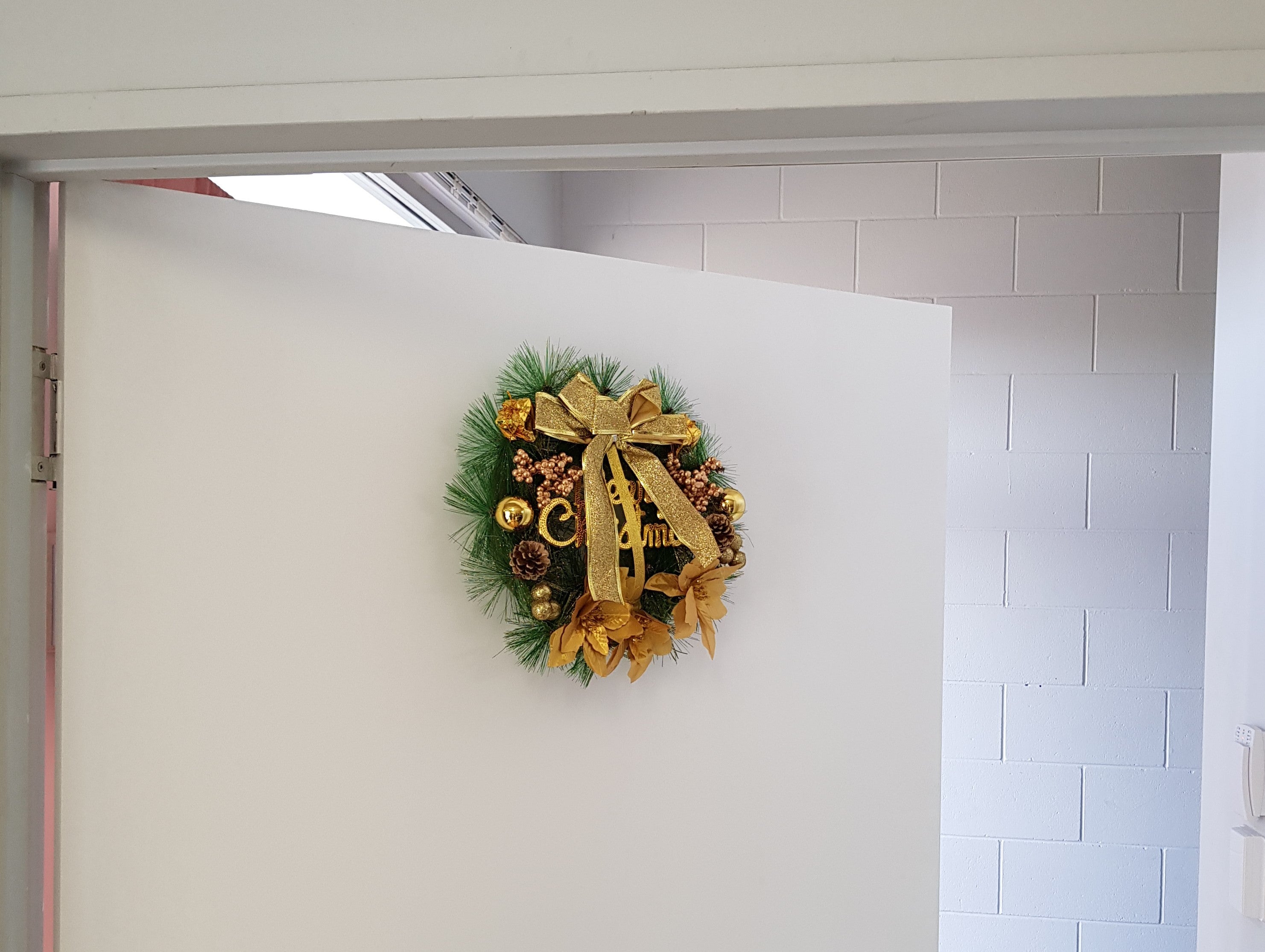30CM Christmas Wreath Gold