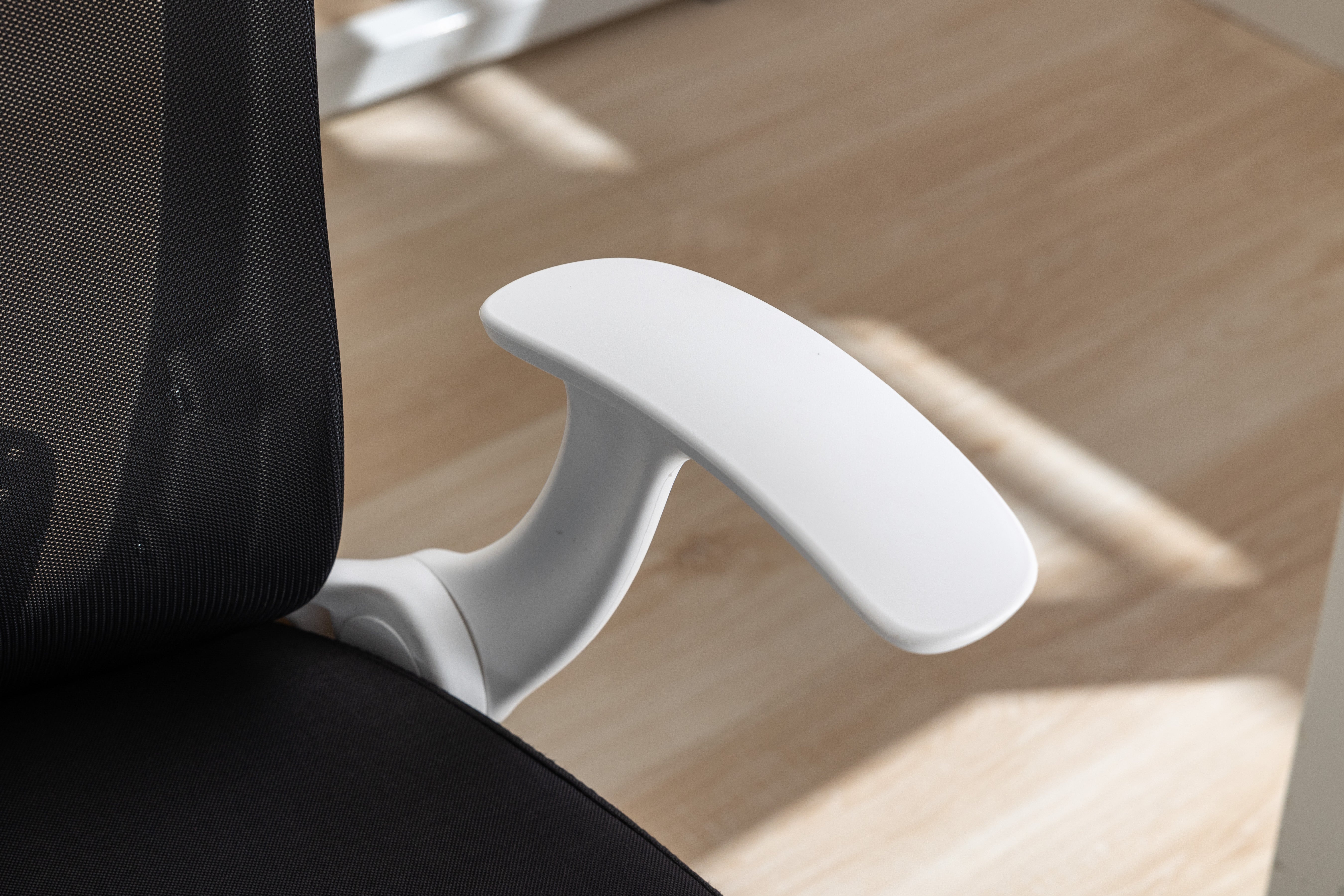 Arm Adjustable Office Chair