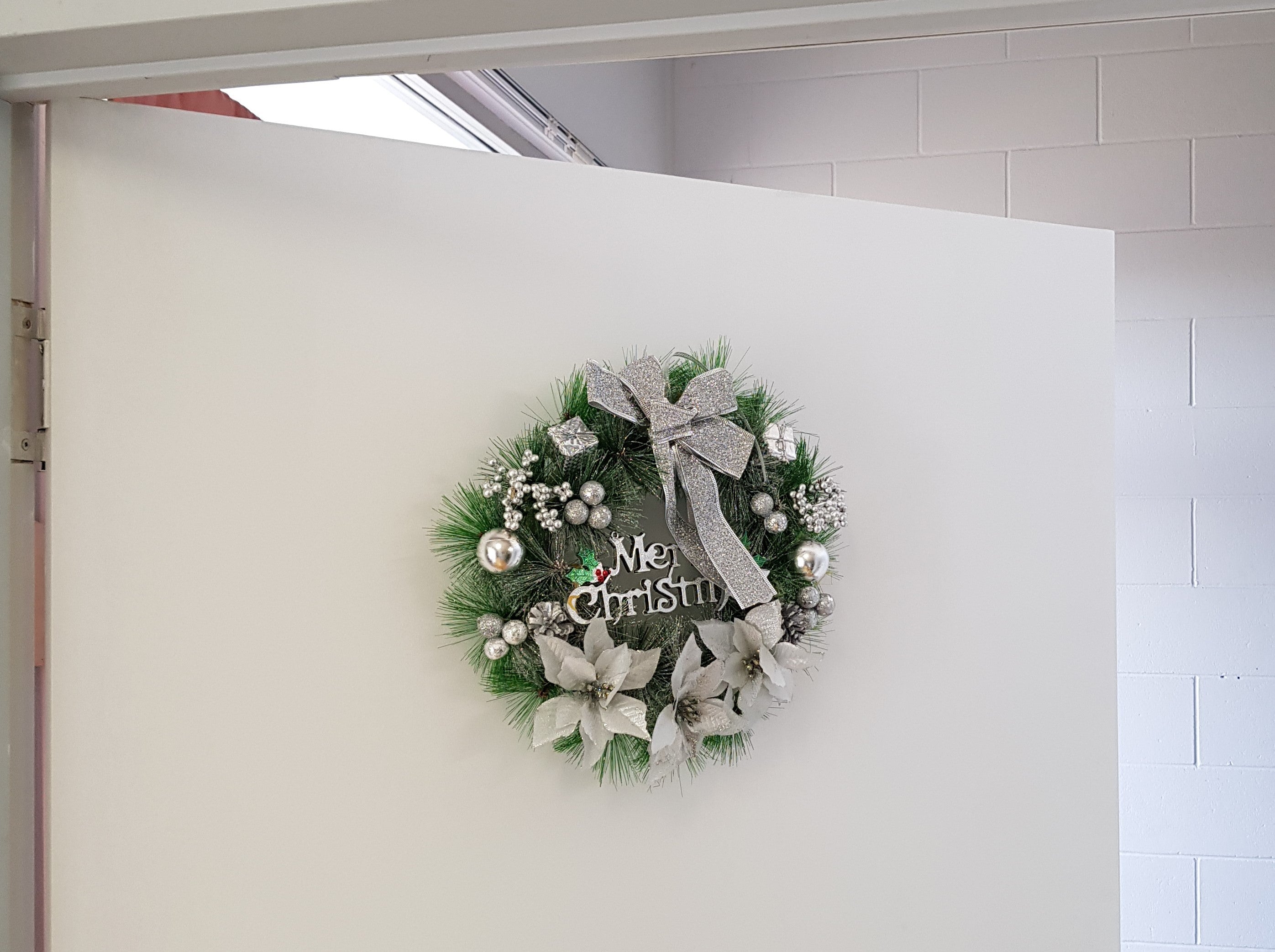 30CM Christmas Wreath Sliver